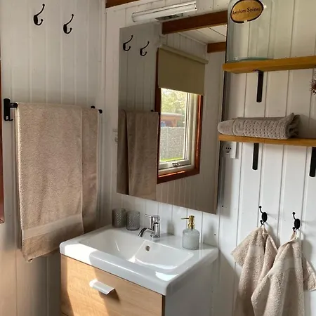 Tiny House 300 Meter Vom Zentrum Entfernt 別荘 Eberswalde