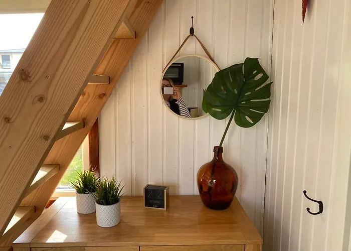 Tiny House 300 Meter Vom Zentrum Entfernt بيت للعطل