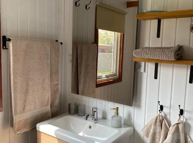 Tiny House 300 Meter Vom Zentrum Entfernt بيت للعطل Eberswalde