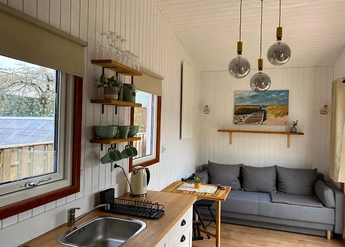 Tiny House 300 Meter Vom Zentrum Entfernt بيت للعطل